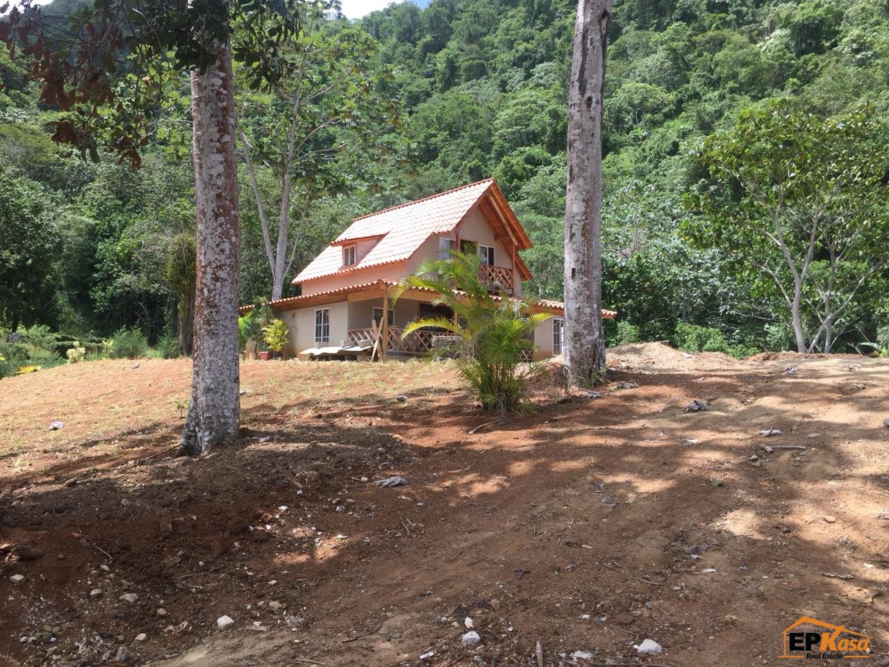 Solar de venta en Jarabacoa en zona de montaña.