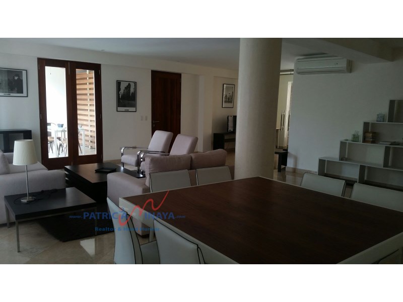 Apartamento alquiler zona colonial amueblado con piscina, parqueo.